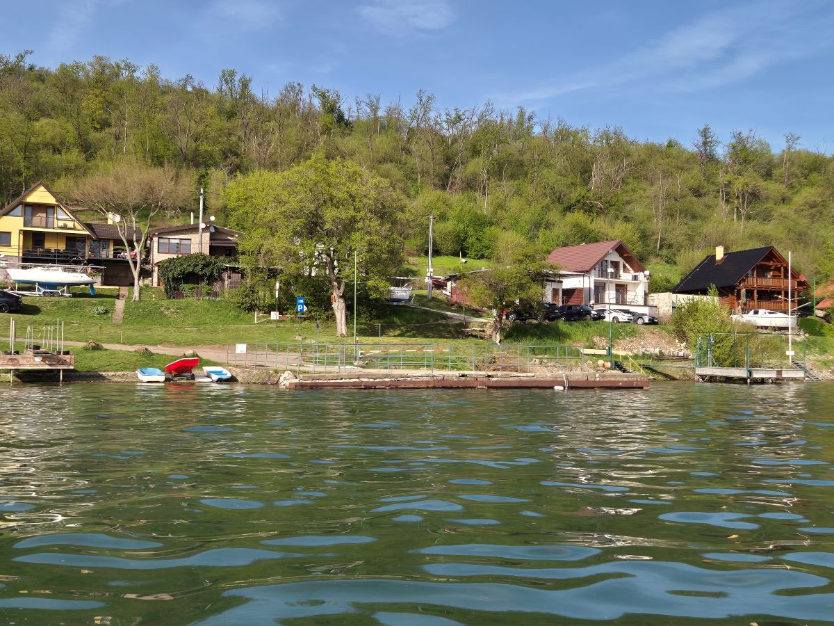 yacht club Medvedia hora