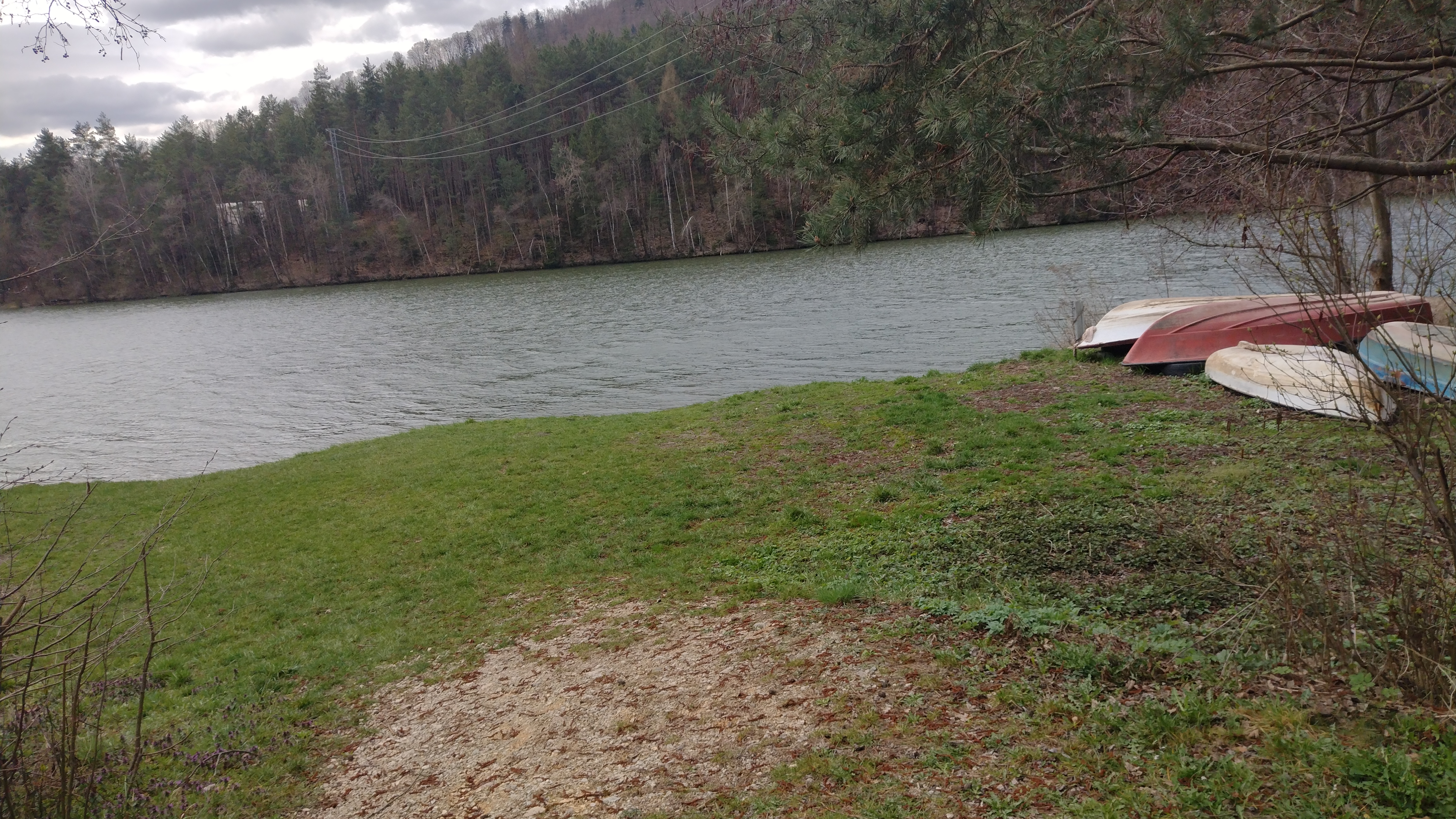 Zatiaľ máme plný stav vody v nádrži.